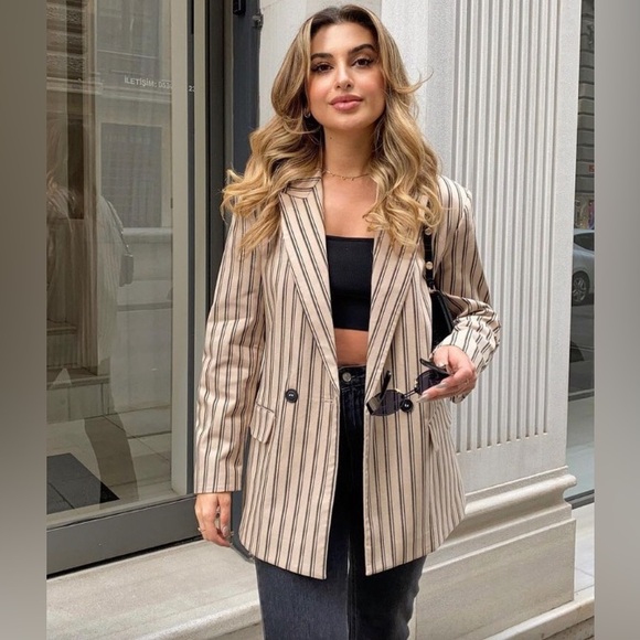 ZARA • NWT Oversized Striped Beige Blazer - Picture 3 of 11